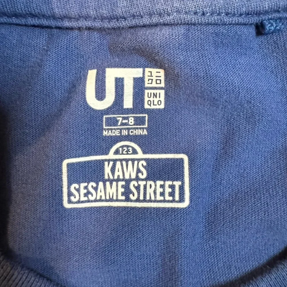 Uniqlo KAWS Sesame Street Blue Elmo‎ Graphic T Shirt Kid's Boy's Girl's M 7-8